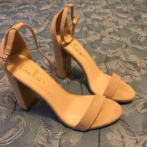 *Never Been Worn* Nude Lulus Block Heels
